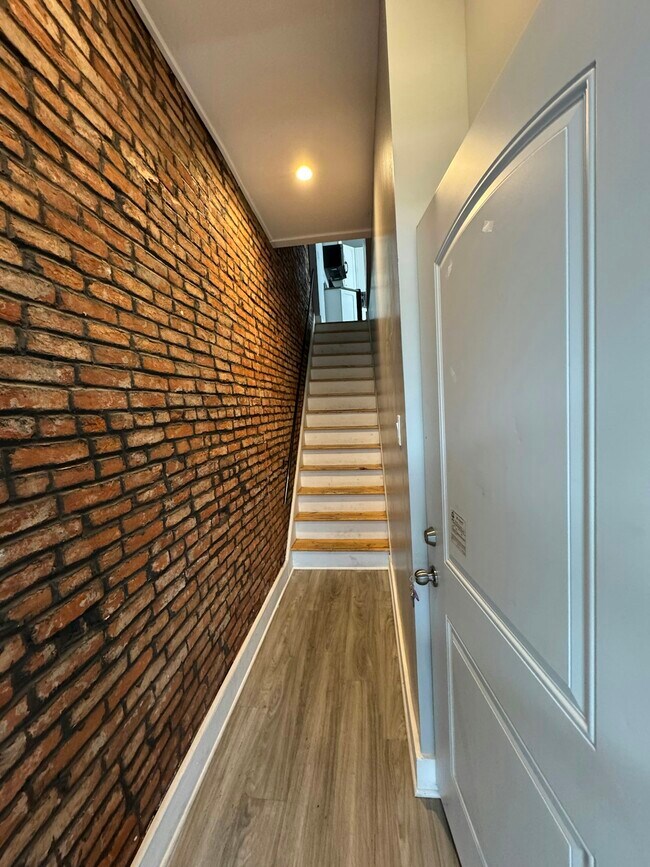 Foto del edificio - 1522 N Willington, Unit 2