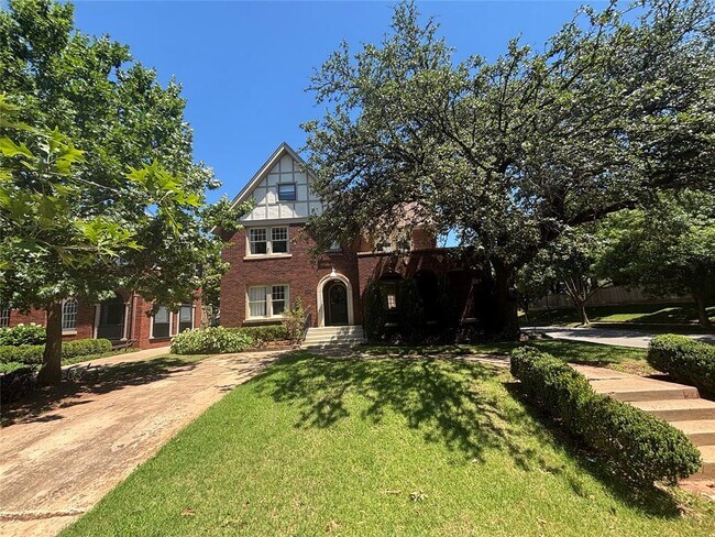 Foto del edificio - 501 NW 18th St
