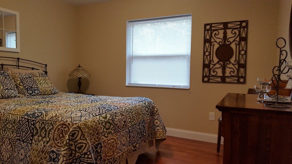 Foto principal - 2 Bedroom Duplex