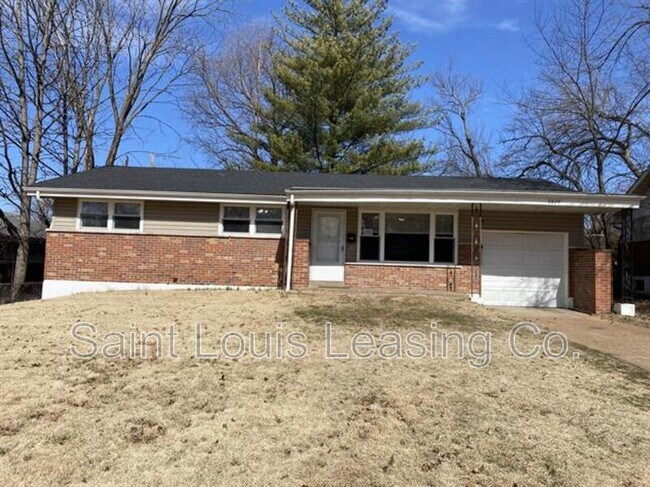 Building Photo - 9874 Lawnview Dr.