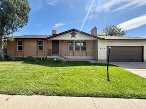 Building Photo - 856 E Park Mesa Way