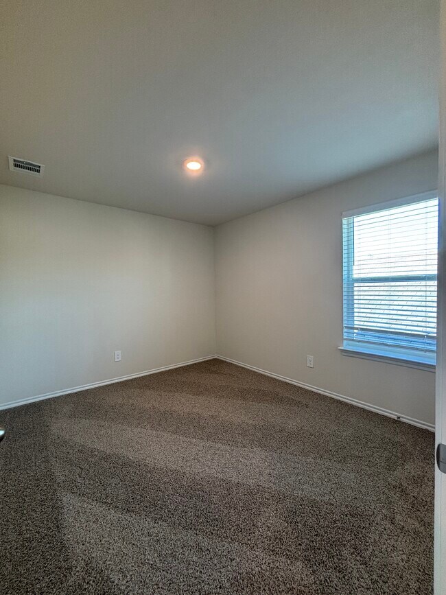 Building Photo - 3410 Marie Dr