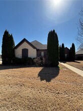 Building Photo - 3001 SW Joshua Ave