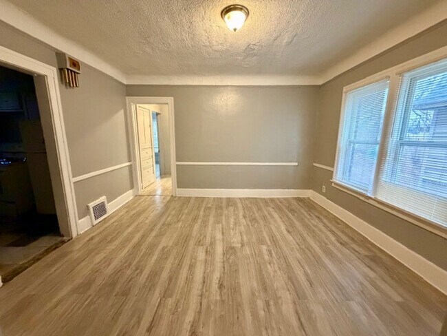 Foto del edificio - 2549 Highland St