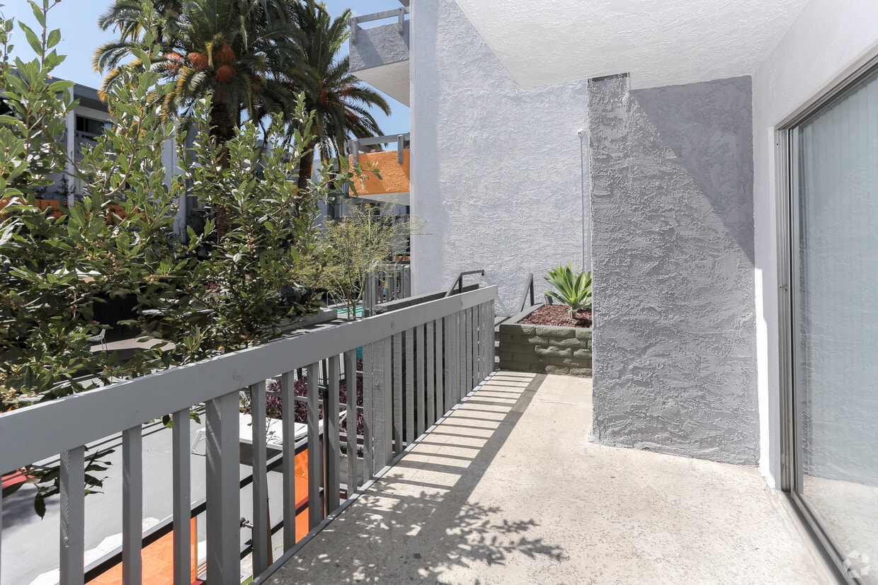 Violet on Virgil Apartments in Los Angeles, CA Westside Rentals