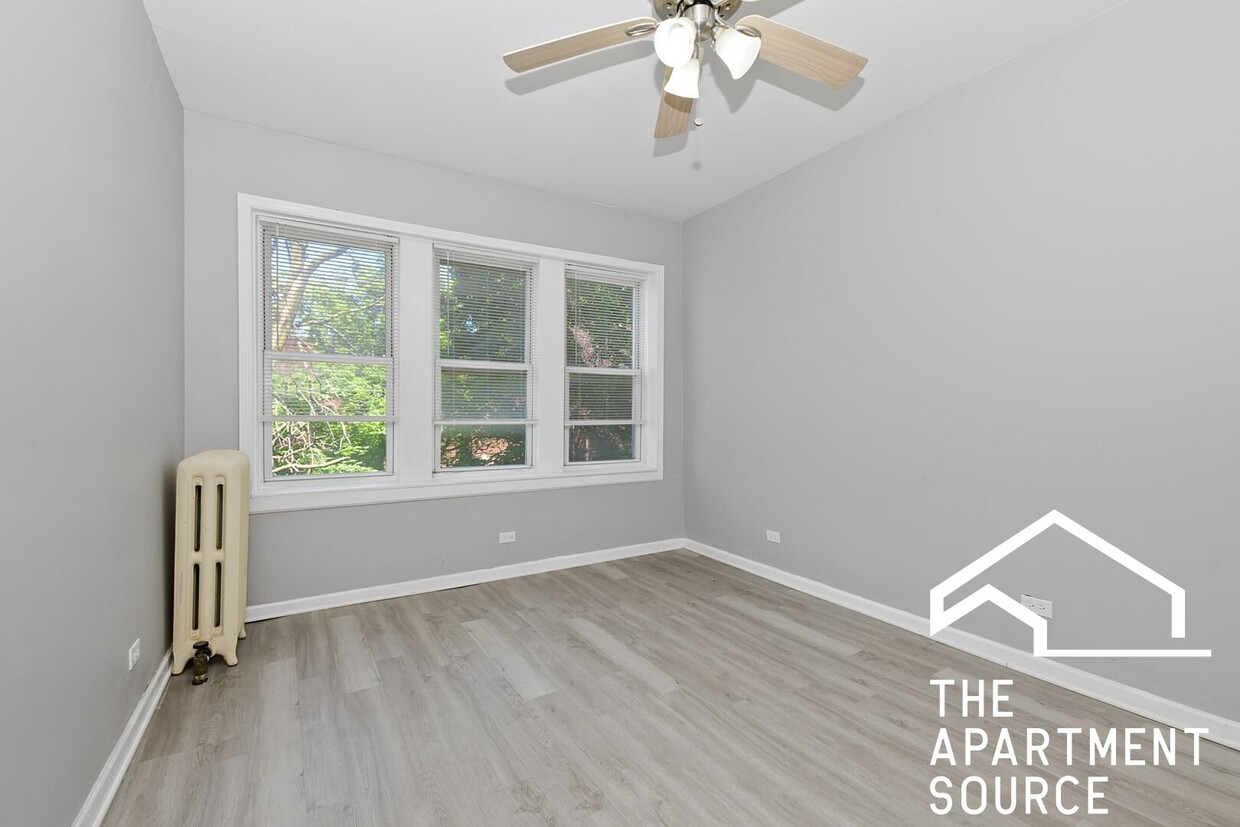 Foto principal - 3105 W 62nd St