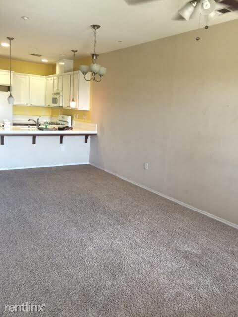 Foto principal - 1281 W Walter Ave
