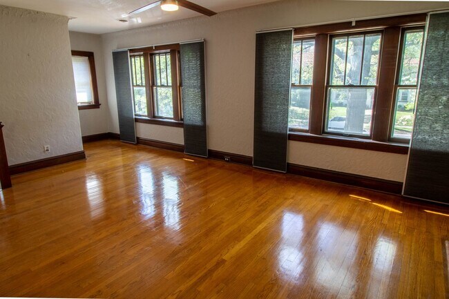 Building Photo - 7745 Delmar Blvd