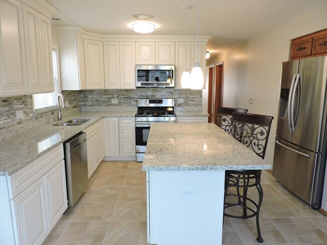 Foto del edificio - 6947 W Higgins Ave