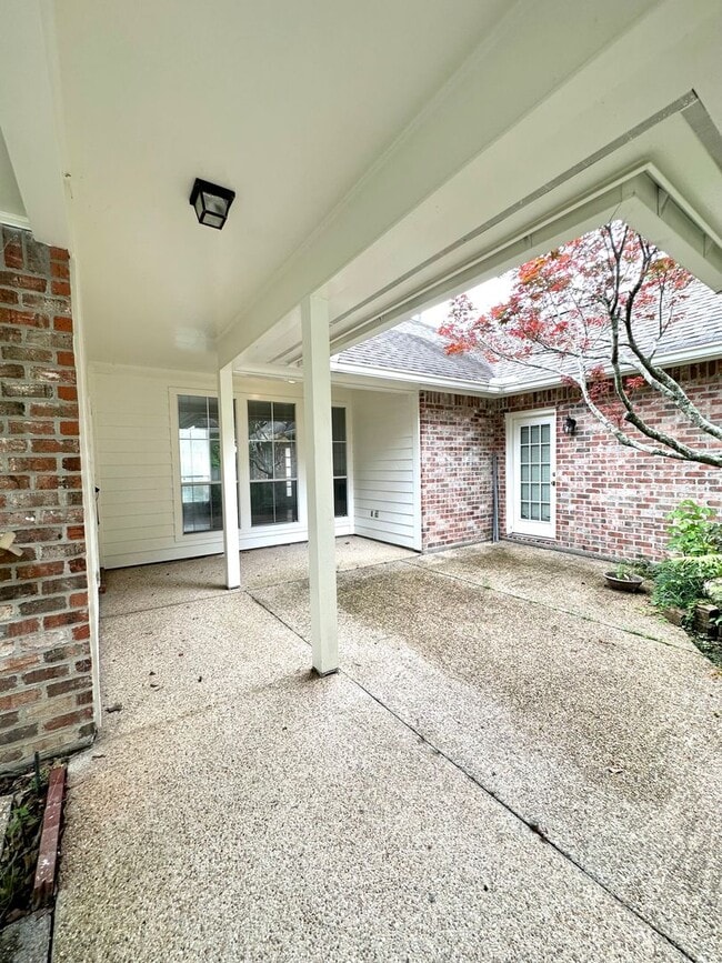 Building Photo - 11821 Thornberry Ln