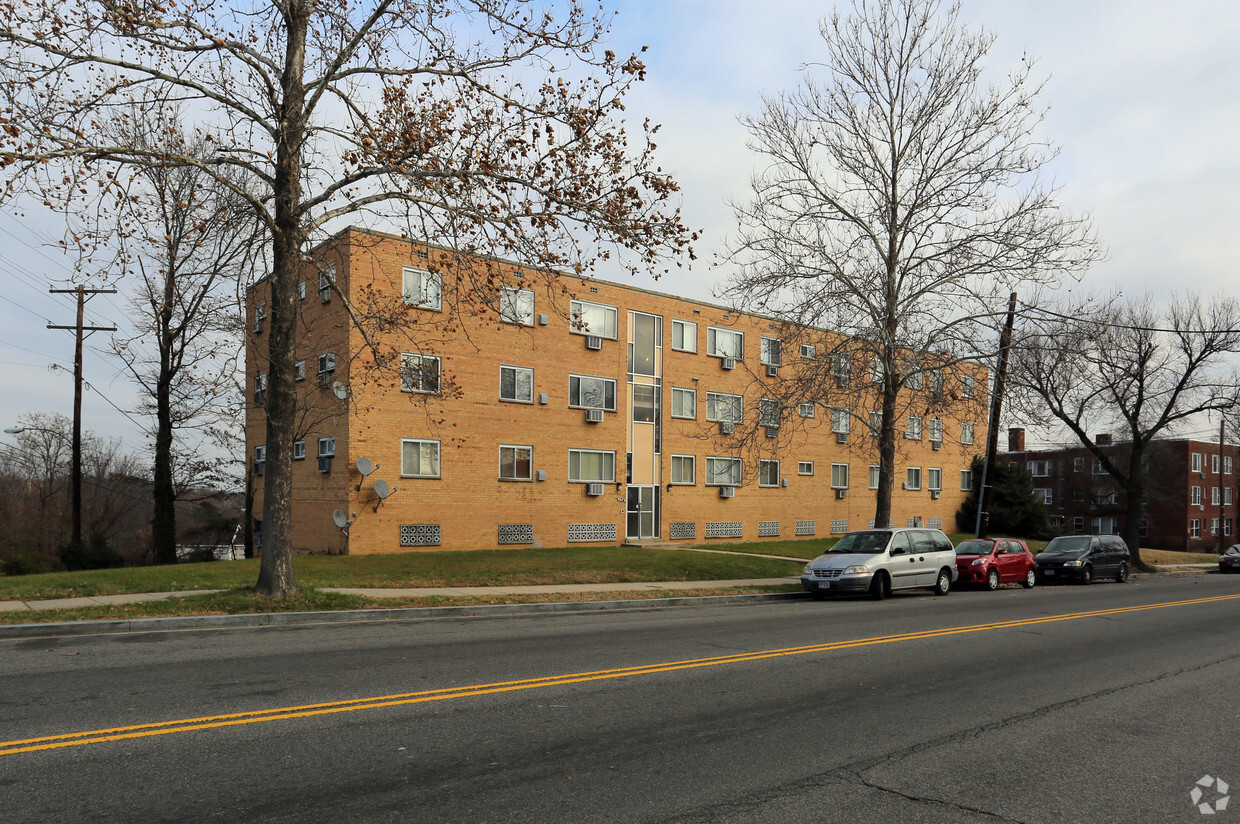 Primary Photo - 424 Ridge Rd SE