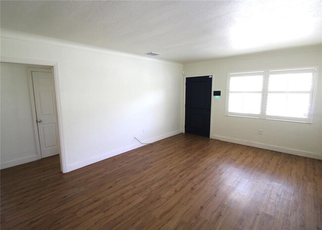Building Photo - 1802 Cocoanut Ave