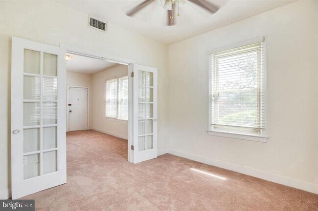 Building Photo - 965 Randolph St NW