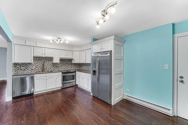 Building Photo - 15830 Terrace Dr