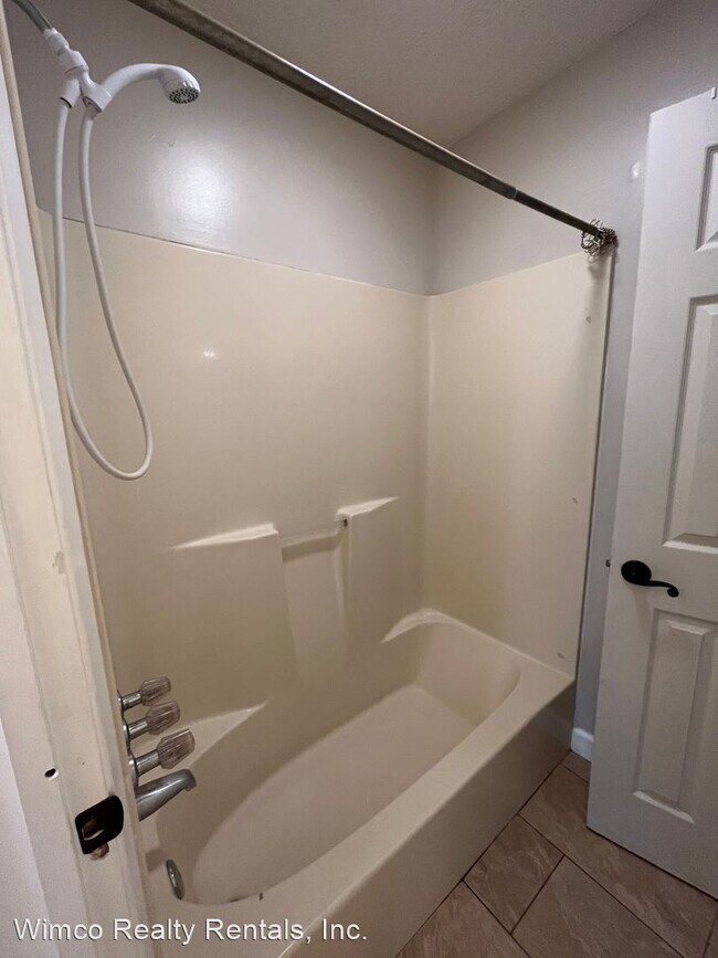 Foto del edificio - 2 br, 1.5 bath House - 1501-C Greenacres B...