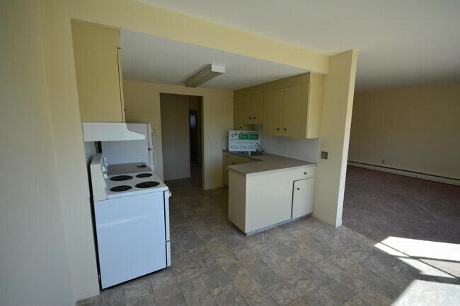 Photo du bâtiment - 0 Bed 0 Bath Unit in Calgary, AB