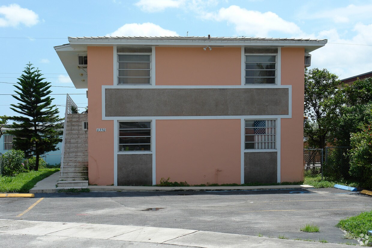 Foto del edificio - 6350 W Flagler St