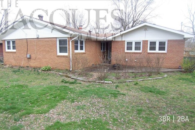 Foto del edificio - Nice Clean Updated All Brick 3 Bedroom 1.5...