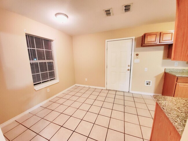 Building Photo - 2728 McDonald Rd