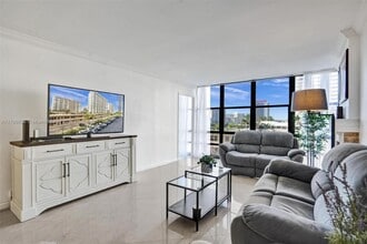 Building Photo - 2017 S Ocean Dr