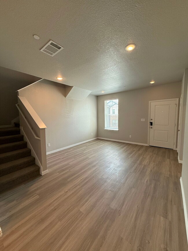 Building Photo - Willow Crossing East, Willow Park, TX 76008 - 3 BR 3 BA townhouse