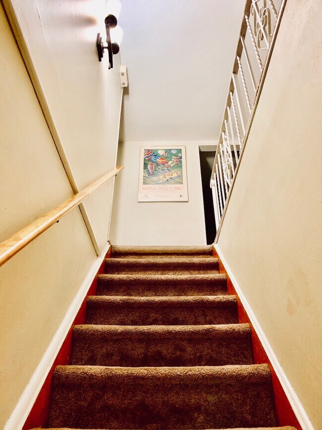 Escaleras - 41 Reilly Ct