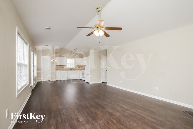 Building Photo - 4004 Village Park Ct