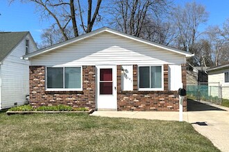 Building Photo - 23085 Columbus Ave