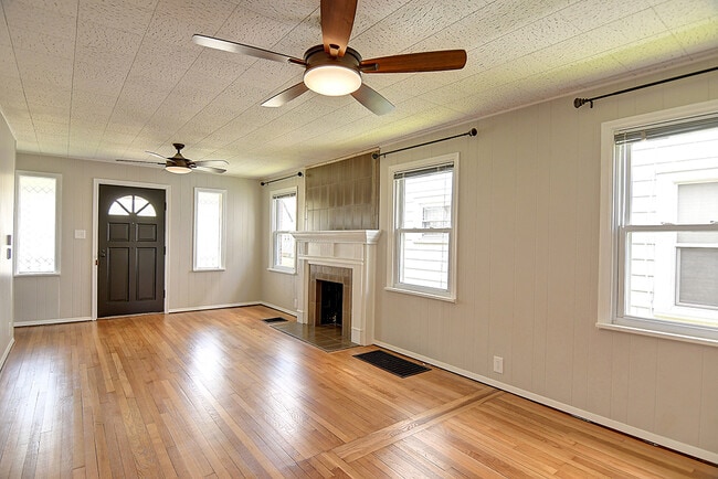 Foto del edificio - 523 Watervliet Ave