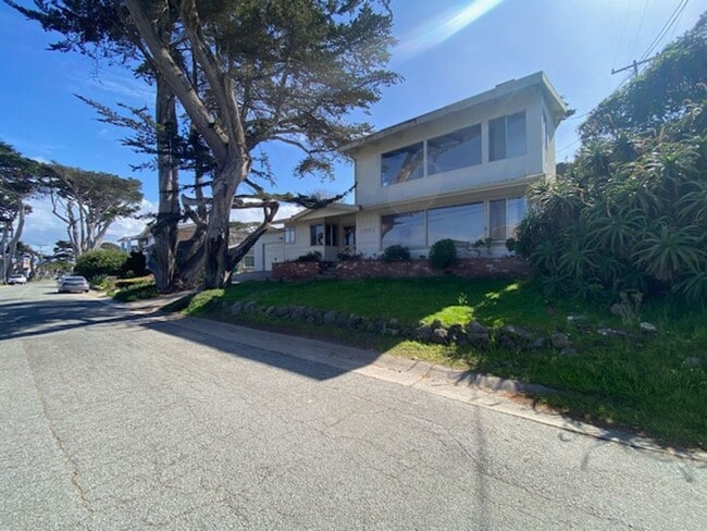 Building Photo - 1051 Shell Ave