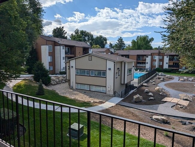 Building Photo - Great location Sugarhouse Condo