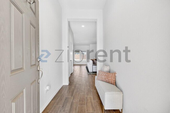 Foto del edificio - 2650 Streamside Dr