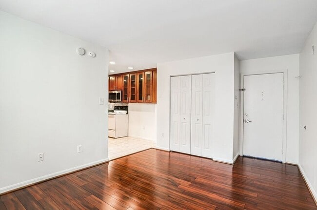 Foto del edificio - 1451 Park Rd NW