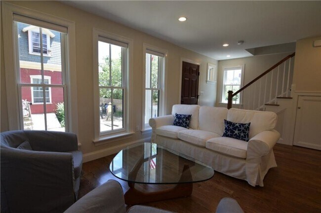 Foto del edificio - 24 2nd St