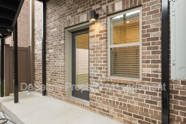 Building Photo - 203a Folsom Pass