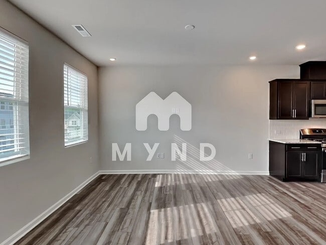 Foto del edificio - Room in Townhome on Sweet Lilac Wy