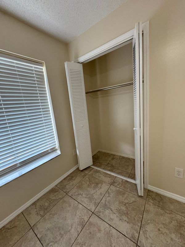 Building Photo - 914 Osceola Trail
