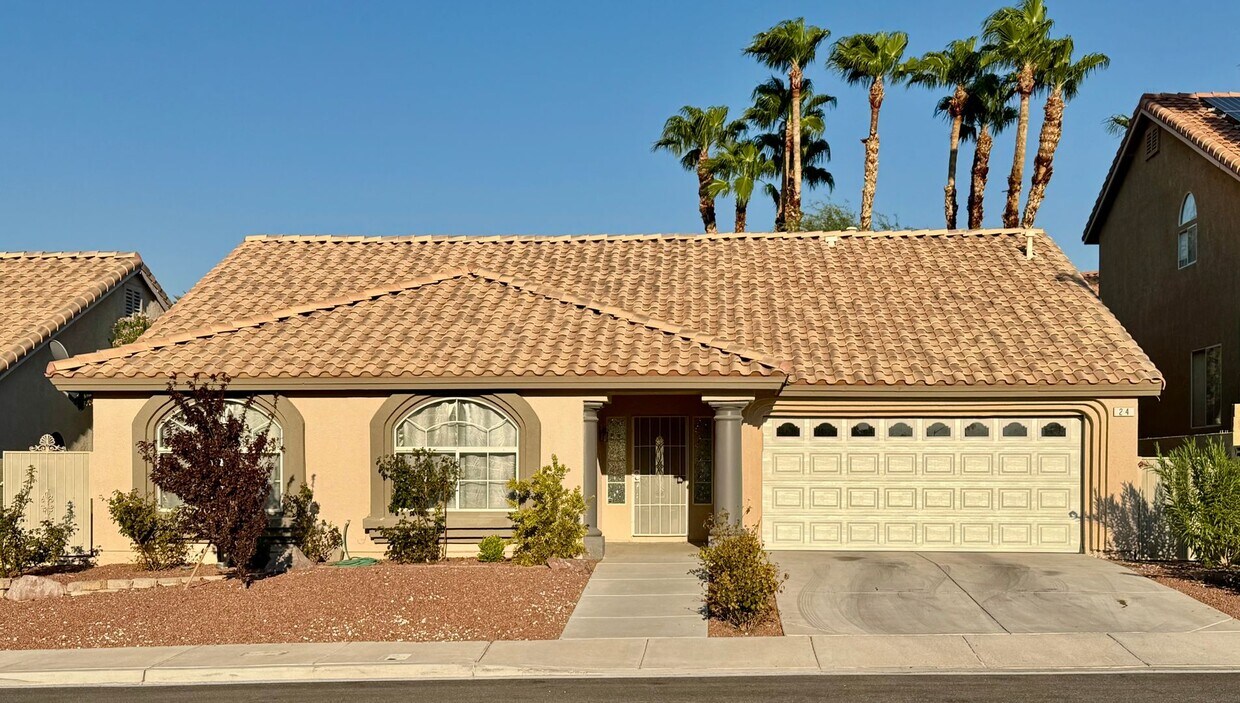 Foto principal - Green Valley Home For Rent! 3 Beds, 2 Bath...