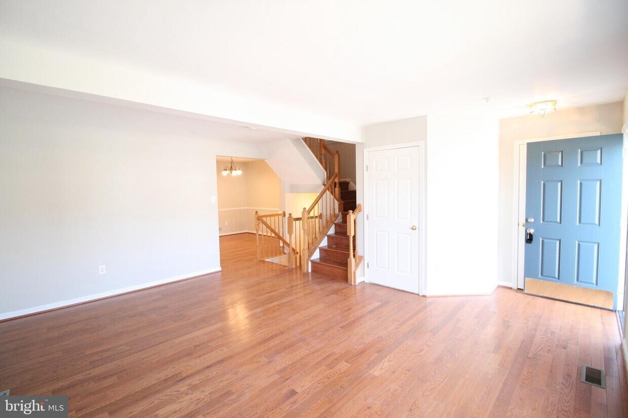 9823 Bayline Cir, Owings Mills, MD 21117 Townhouse for Rent in Owings