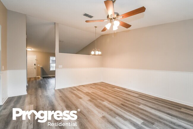 Foto del edificio - 13120 Leatherleaf Dr S