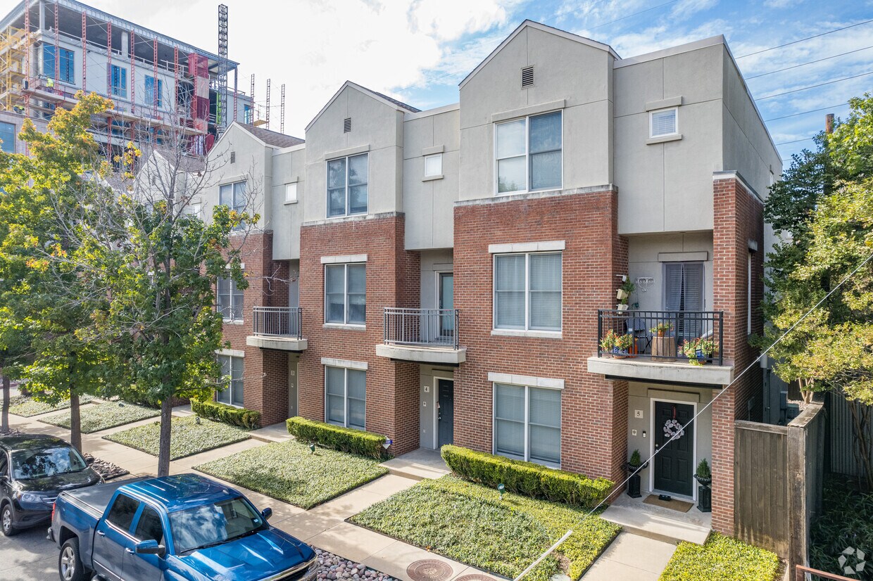 4223 Buena Vista St, Dallas, TX 75205 Apartments in Dallas, TX