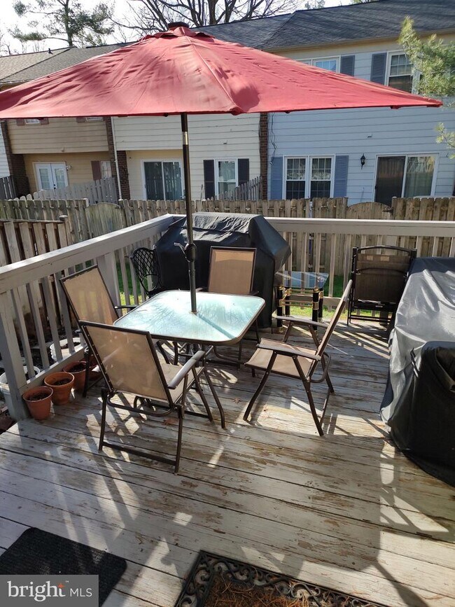 Foto del edificio - 9226 Weathervane Pl