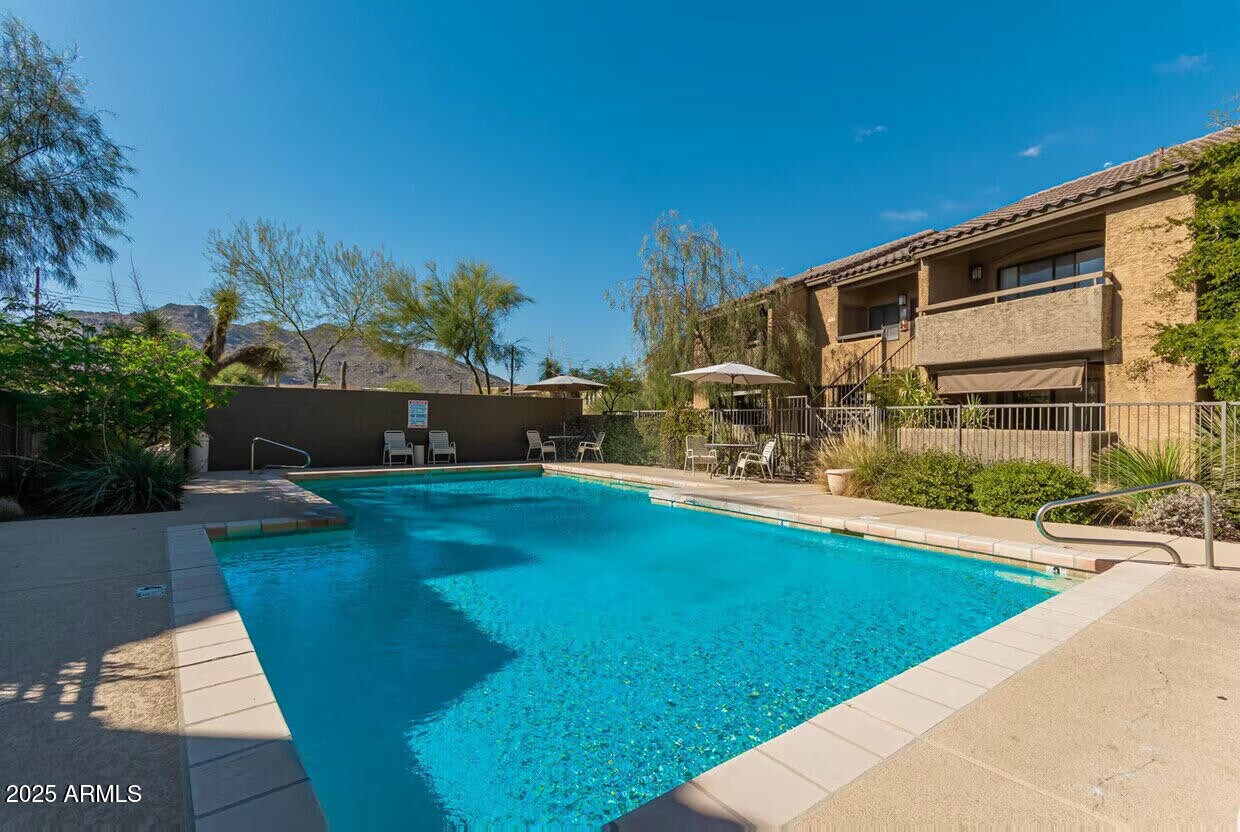 Foto principal - 7234 E Cave Creek Rd
