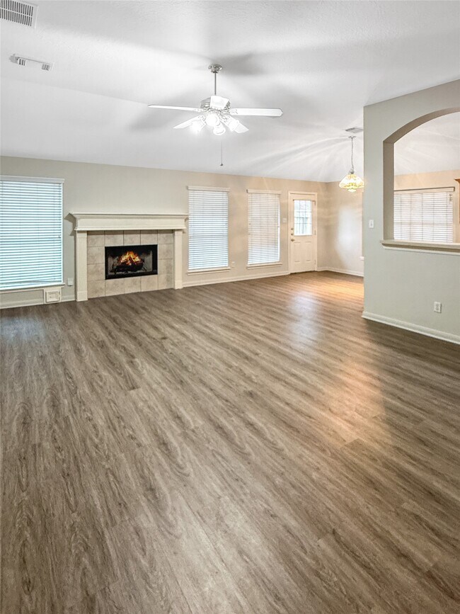 Foto del edificio - 3310 N Mason Rd