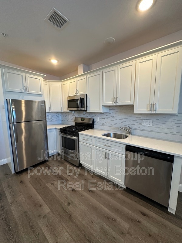 Photo - 191 N Common St Apartment