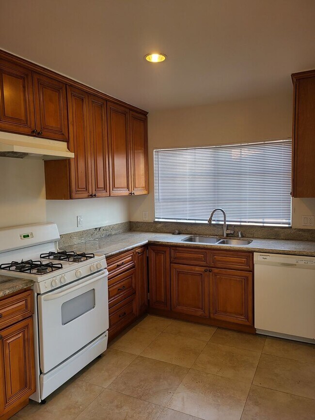 Foto del edificio - 522 N Hobart Blvd