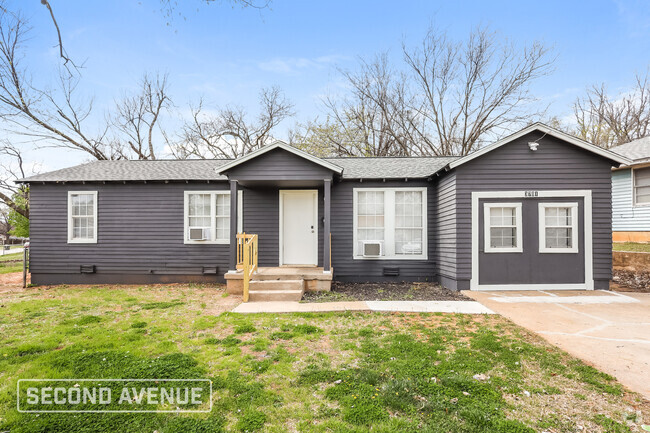 Building Photo - 3701 Woodside Dr