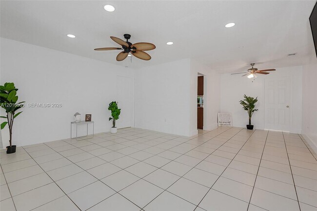 Foto del edificio - 8690 NW 24th Pl