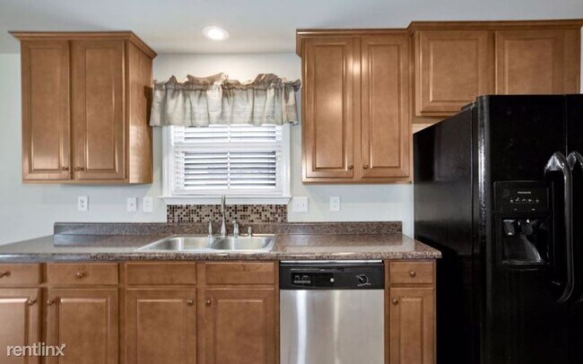 Building Photo - 3 br, 2 bath House - 209 High Green Drive