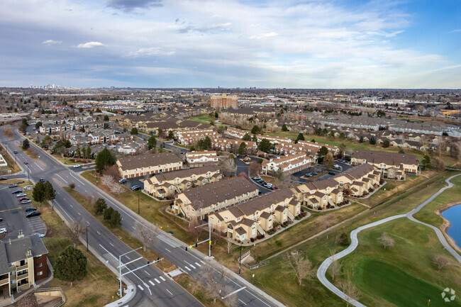 Foto aérea - Steeplechase Condos